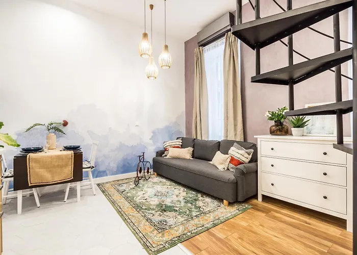 Vibrant Arty Home In Central Budapest